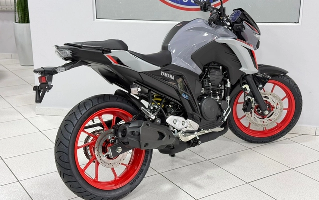 imagem-https://www.socarrao.com.br/sc-vehicle-images-prod/1040389/1777487340054-V2hhdHNBcHAgSW1hZ2UgMjAyNi0wNC0wNiBhdCAxMC4wOS4yOCAoMykuanBlZw.jpeg