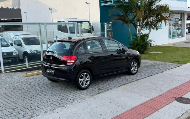 imagem-https://www.socarrao.com.br/sc-vehicle-images-prod/1043759/1777492217371-87c1905a-7a1d-4505-9c75-c7180515c887.jpg