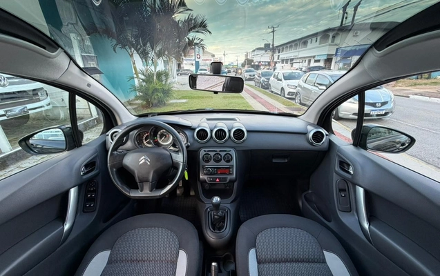 imagem-https://www.socarrao.com.br/sc-vehicle-images-prod/1043759/1777492217372-c16fe736-b22c-4a7e-ab68-2afdd9cece02.jpg