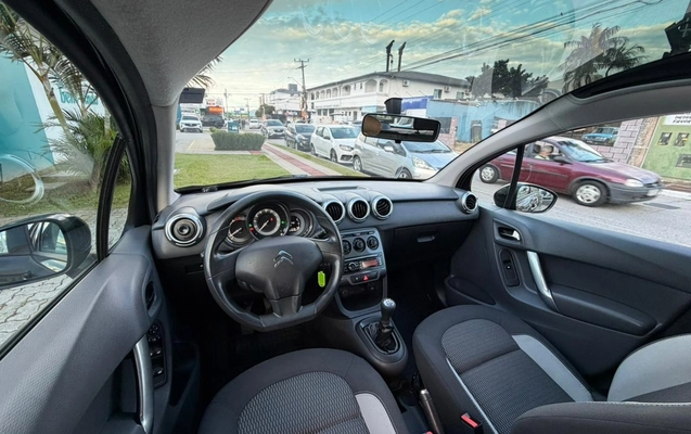 imagem-https://www.socarrao.com.br/sc-vehicle-images-prod/1043759/1777492217378-c4111eaf-cc2b-4667-b88a-5a48d74c8d91.jpg