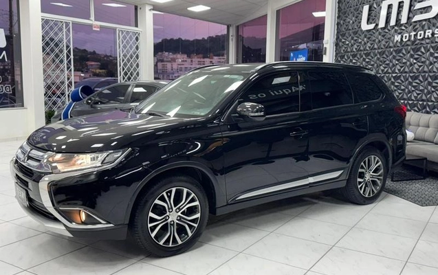 imagem-https://www.socarrao.com.br/sc-vehicle-images-prod/1048646/1789585197657-8042357_1_B_6c80fd4761.jpeg