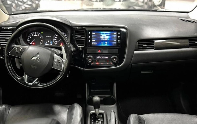 imagem-https://www.socarrao.com.br/sc-vehicle-images-prod/1048646/1789585197676-8042357_8_B_cc961cbf4f.jpeg