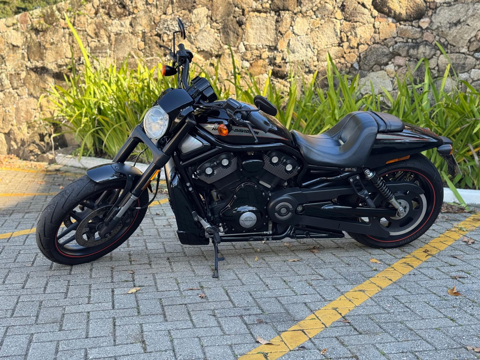 HARLEY-DAVIDSON NIGHTSTER SPECIAL  na cor Preto em São José / SC - 10642