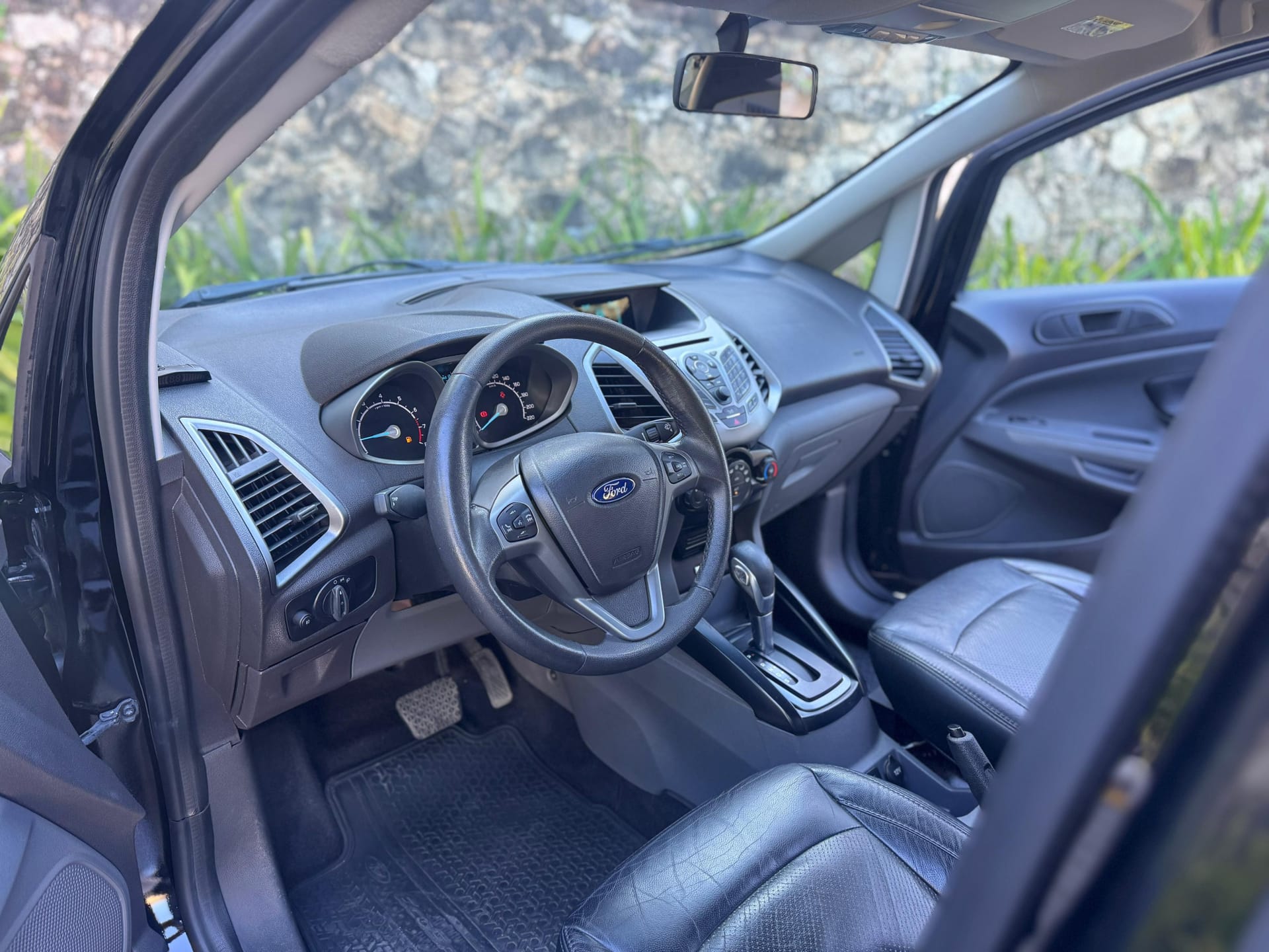 imagem-https://www.socarrao.com.br/sc-vehicle-images-prod/10643/1769987909481-6936834OR_1758656997_34_930.jpg
