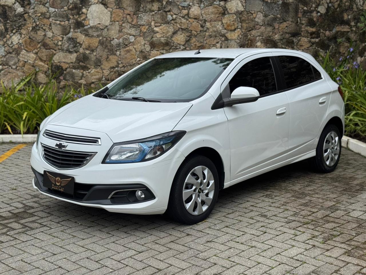 Chevrolet Onix 2014 Branco — foto 1 de 3