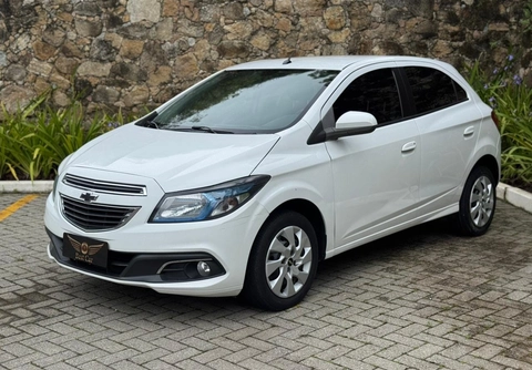 Chevrolet Onix 2014 Branco — foto 1 de 3