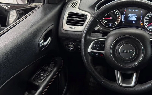 imagem-https://www.socarrao.com.br/sc-vehicle-images-prod/1071005/1789590064652-8042171_6_B_1181a19b54.jpeg