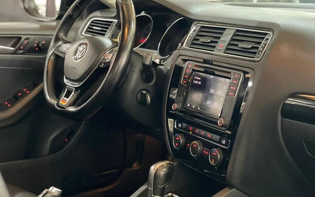 imagem-https://www.socarrao.com.br/sc-vehicle-images-prod/1071166/1785768880387-8042257_2_B_7599078ba7.jpeg