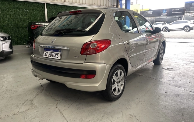 imagem-https://www.socarrao.com.br/sc-vehicle-images-prod/1072415/1777559144166-1_112329.jpg