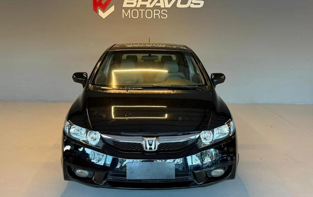 imagem-https://www.socarrao.com.br/sc-vehicle-images-prod/1075899/1789477634197-7796792_9_B_23b3cd0dfe.jpeg