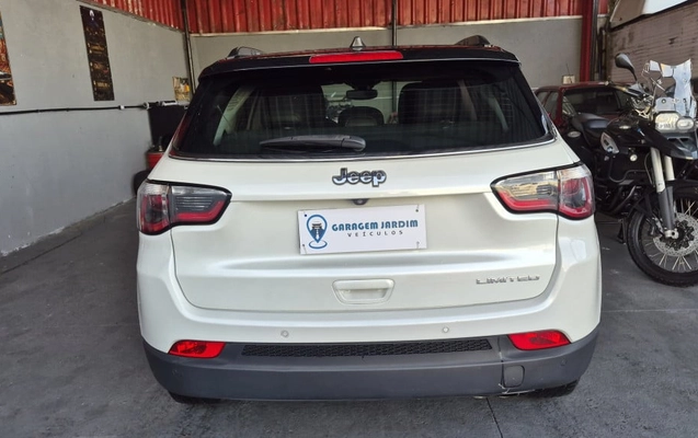 imagem-https://www.socarrao.com.br/sc-vehicle-images-prod/1078057/1785182324673-vehicle_image_1785182239_5a618f54d257c9cbcb7da45f5bcf56e2.jpeg