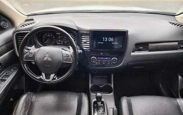 imagem-https://www.socarrao.com.br/sc-vehicle-images-prod/1078340/1788633620574-8045050_19_B_d2d47216bc.jpeg