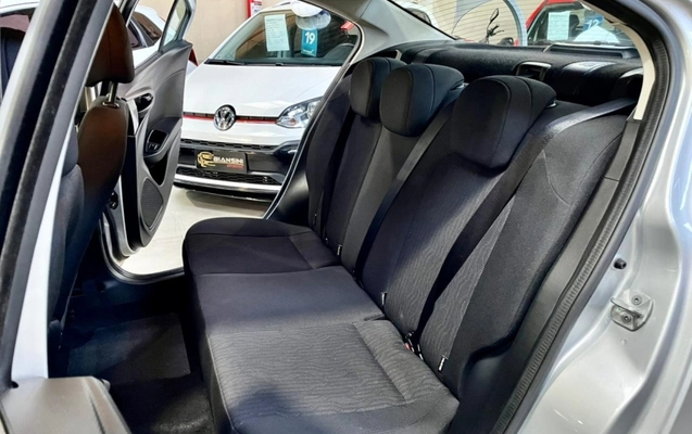 imagem-https://www.socarrao.com.br/sc-vehicle-images-prod/1078791/1777571916925-xjA1zBSAawHqrwsl0lXXS5aNKY4Bb6qa.jpg
