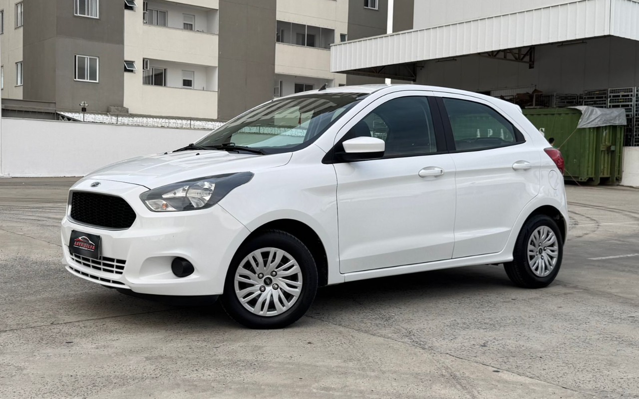 Ford Ka 1.0 SE/SE Plus TiVCT Flex 5p na cor Branco em Itajaí / SC - 1079702