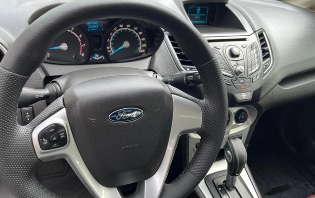 imagem-https://www.socarrao.com.br/sc-vehicle-images-prod/10814/1780434949361-li63RMeVkMxZQ5QQ2mRPLxGJKeYOmgef.jpg
