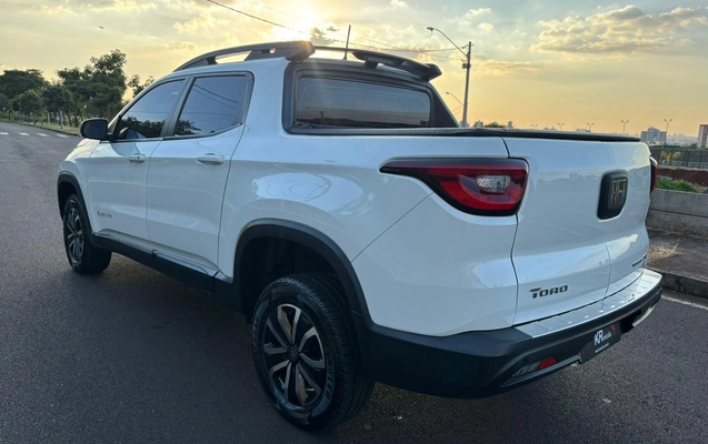 imagem-https://www.socarrao.com.br/sc-vehicle-images-prod/1083752/1783533092645-726b090af88d4130a3677a100c5c1f4c_1777580418714.jpeg