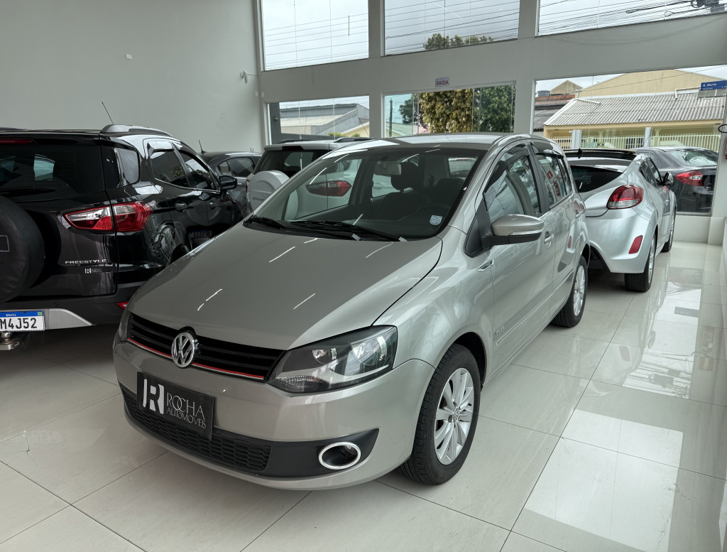 Volkswagen Fox 2011 Cinza — foto 1 de 3