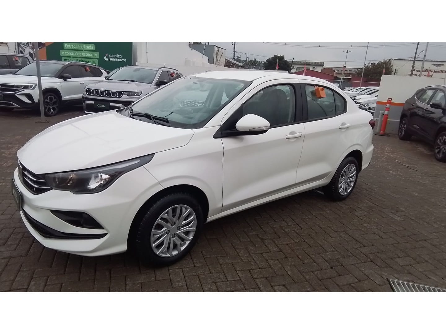 Fiat Cronos DRIVE 1.3 8V Flex na cor Branco no São Leopoldo / RS - 11000