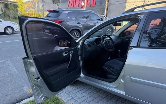 imagem-https://www.socarrao.com.br/sc-vehicle-images-prod/1102126/1785329106723-8027554_40_B_81acccb8a5.jpeg