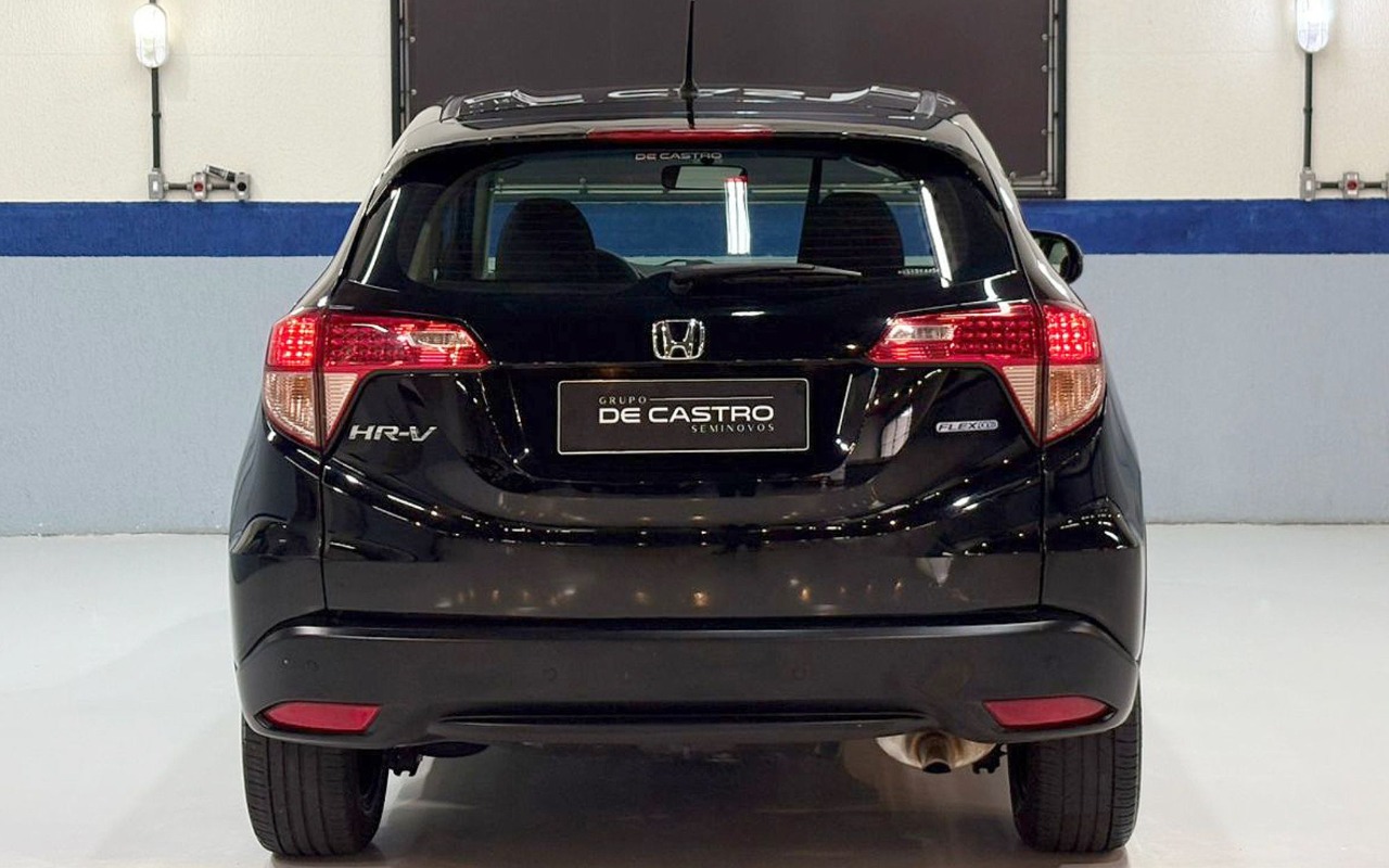 imagem-https://www.socarrao.com.br/sc-vehicle-images-prod/1108319/1777726348557-SE9OREEgSFItViBMWCAtIDIwMTYgLSBQUkVUQSAtIEFWUjBHNjQgKDUpLmpwZw.jpg
