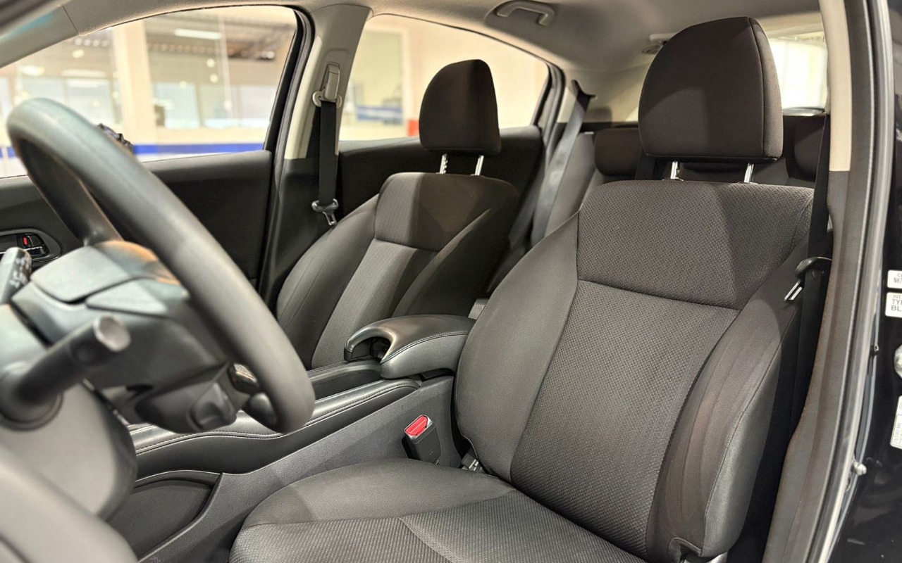 imagem-https://www.socarrao.com.br/sc-vehicle-images-prod/1108319/1777726349390-SE9OREEgSFItViBMWCAtIDIwMTYgLSBQUkVUQSAtIEFWUjBHNjQgKDE1KS5qcGc.jpg