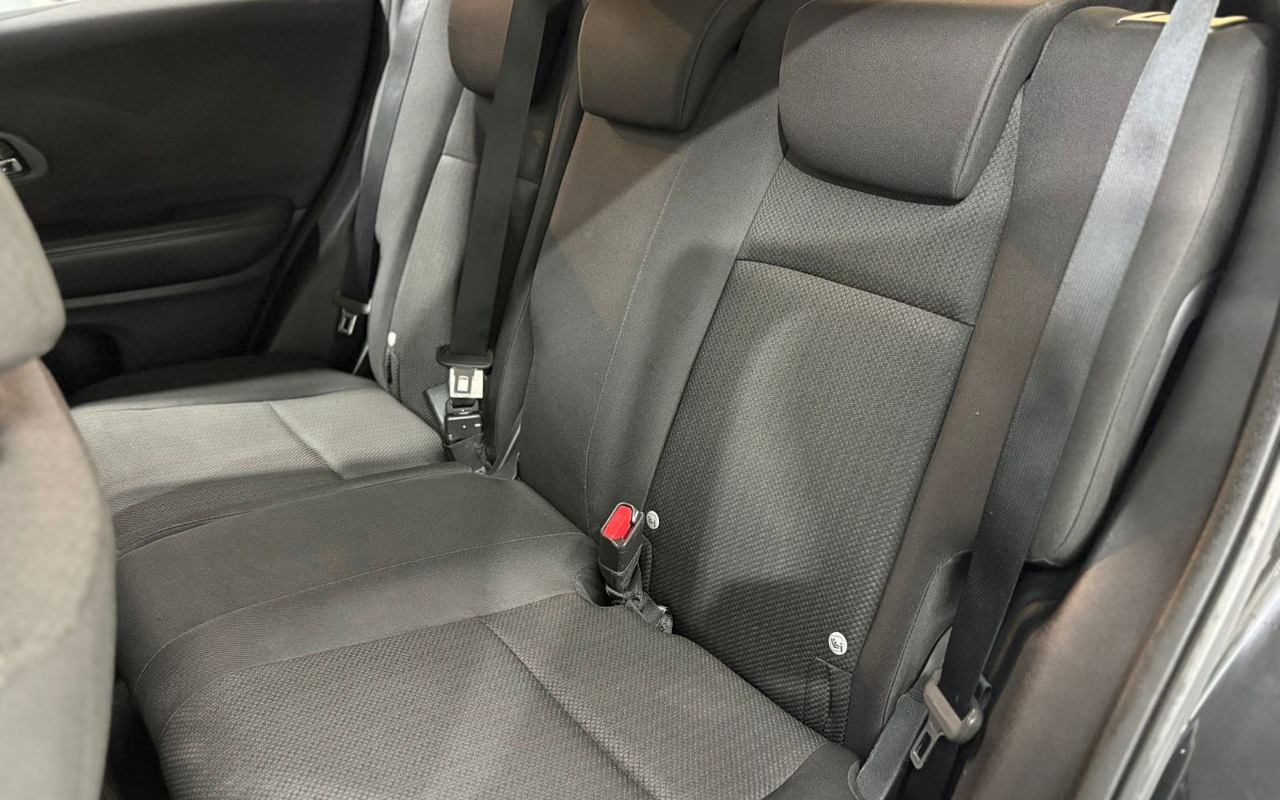 imagem-https://www.socarrao.com.br/sc-vehicle-images-prod/1108319/1777726349437-SE9OREEgSFItViBMWCAtIDIwMTYgLSBQUkVUQSAtIEFWUjBHNjQgKDE2KS5qcGc.jpg