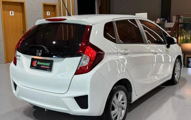 imagem-https://www.socarrao.com.br/sc-vehicle-images-prod/1108541/1787142980162-vehicle_image_1777732838_d19e3d6611182dd873bdd491d342bdc9.jpeg