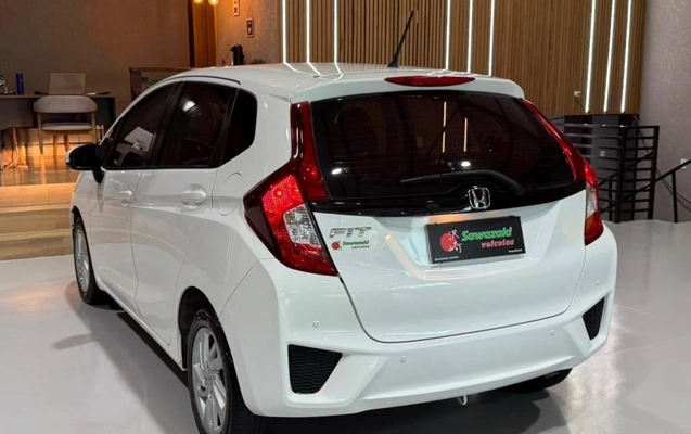 imagem-https://www.socarrao.com.br/sc-vehicle-images-prod/1108541/1787142980163-vehicle_image_1777732840_f8aa9dd5afaf9a377b57dbbdff4bf1bb.jpeg