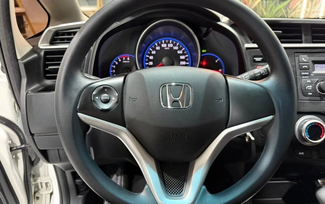 imagem-https://www.socarrao.com.br/sc-vehicle-images-prod/1108541/1787142980178-vehicle_image_1777732858_c6e7f59d5aae8ac20b0303a7a402e6d4.jpeg