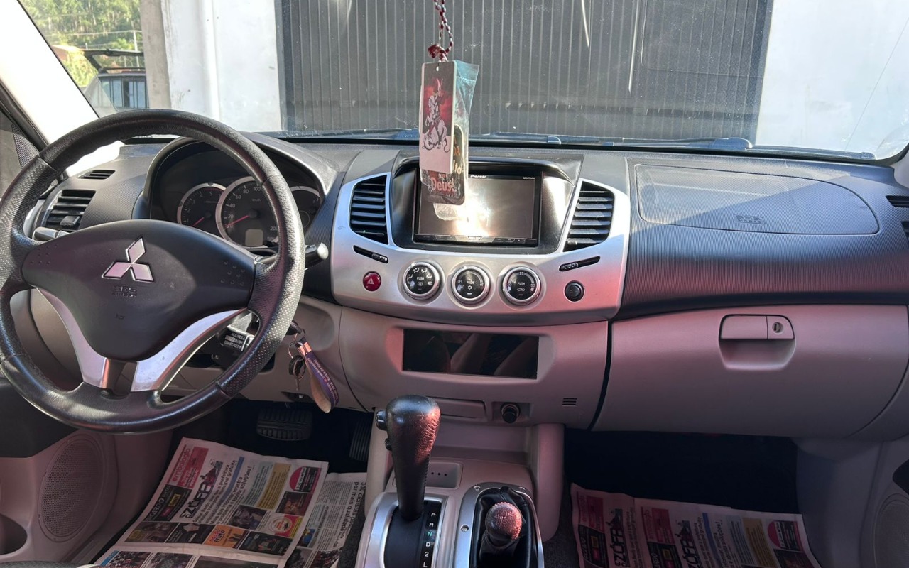 Mitsubishi L200 Triton HPE 3.2 CD TB Int.Diesel Aut na cor Branco em Barra Velha / SC - 1108576