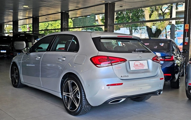 imagem-https://www.socarrao.com.br/sc-vehicle-images-prod/1108580/1789848273023-hvJo0dHGq70n5xf1ZS9EdBMZQx6QumRa.jpg