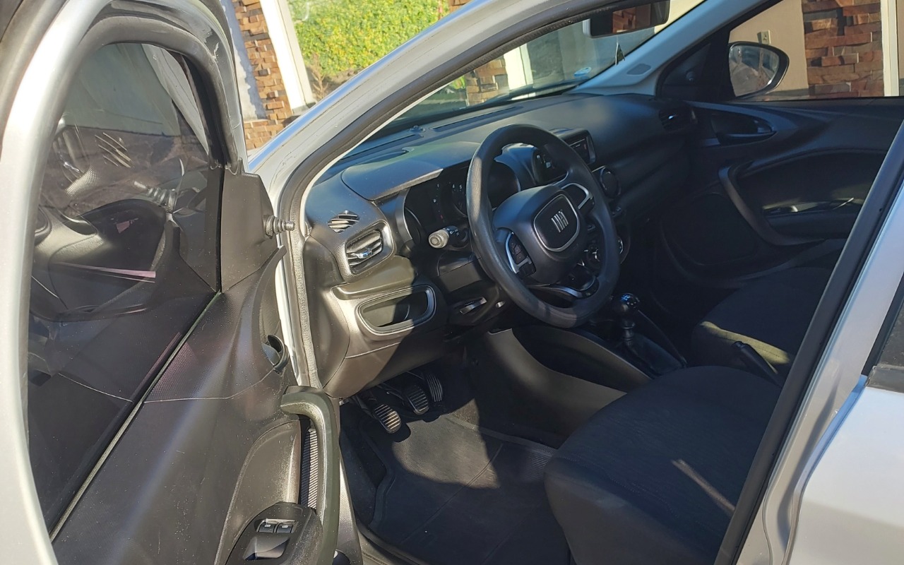 imagem-https://www.socarrao.com.br/sc-vehicle-images-prod/1118437/1777837049133-MjAyNjA0MTlfMDc0NzExLmpwZw.jpg