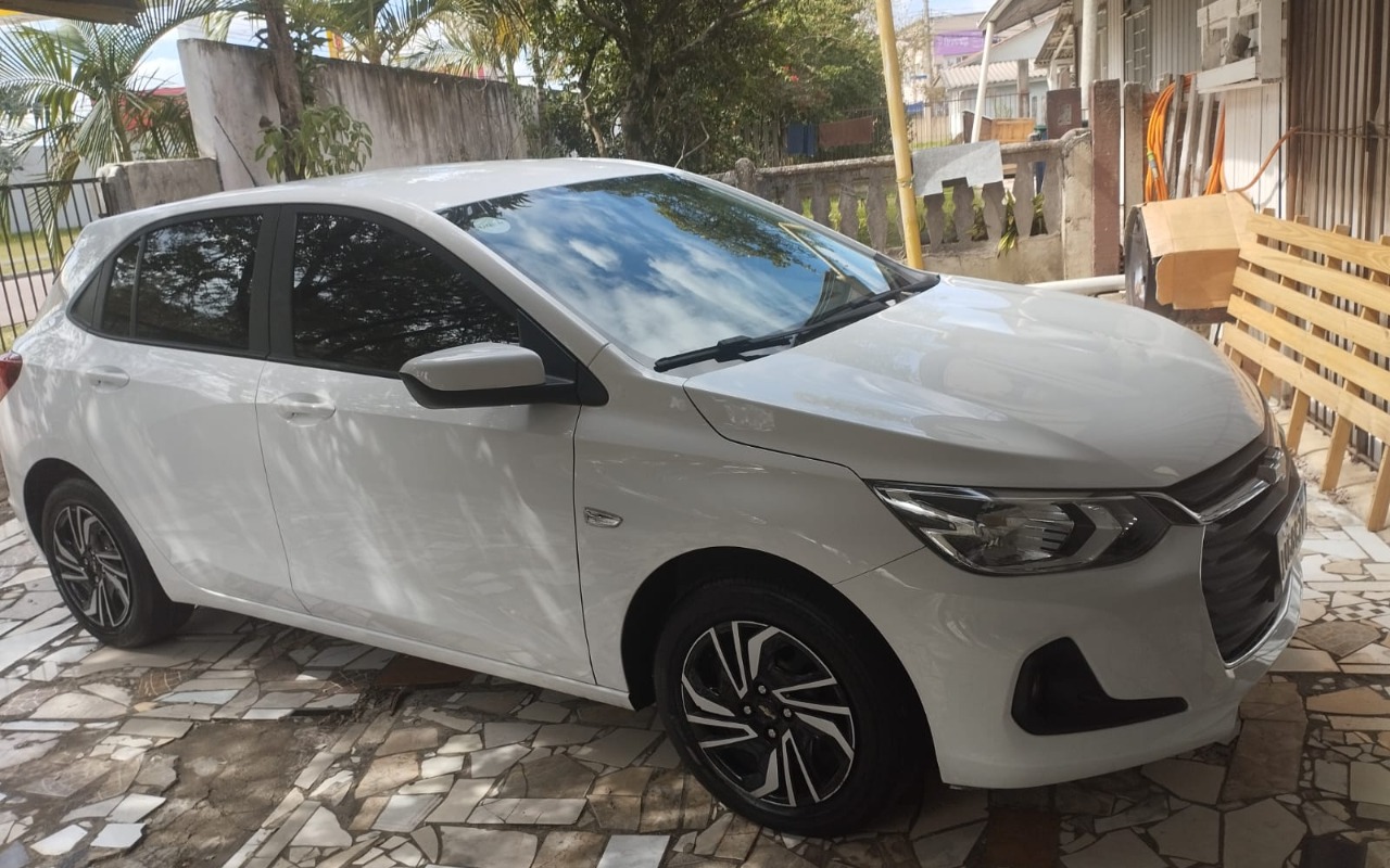 Chevrolet Onix 2023 Branco — foto 1 de 3