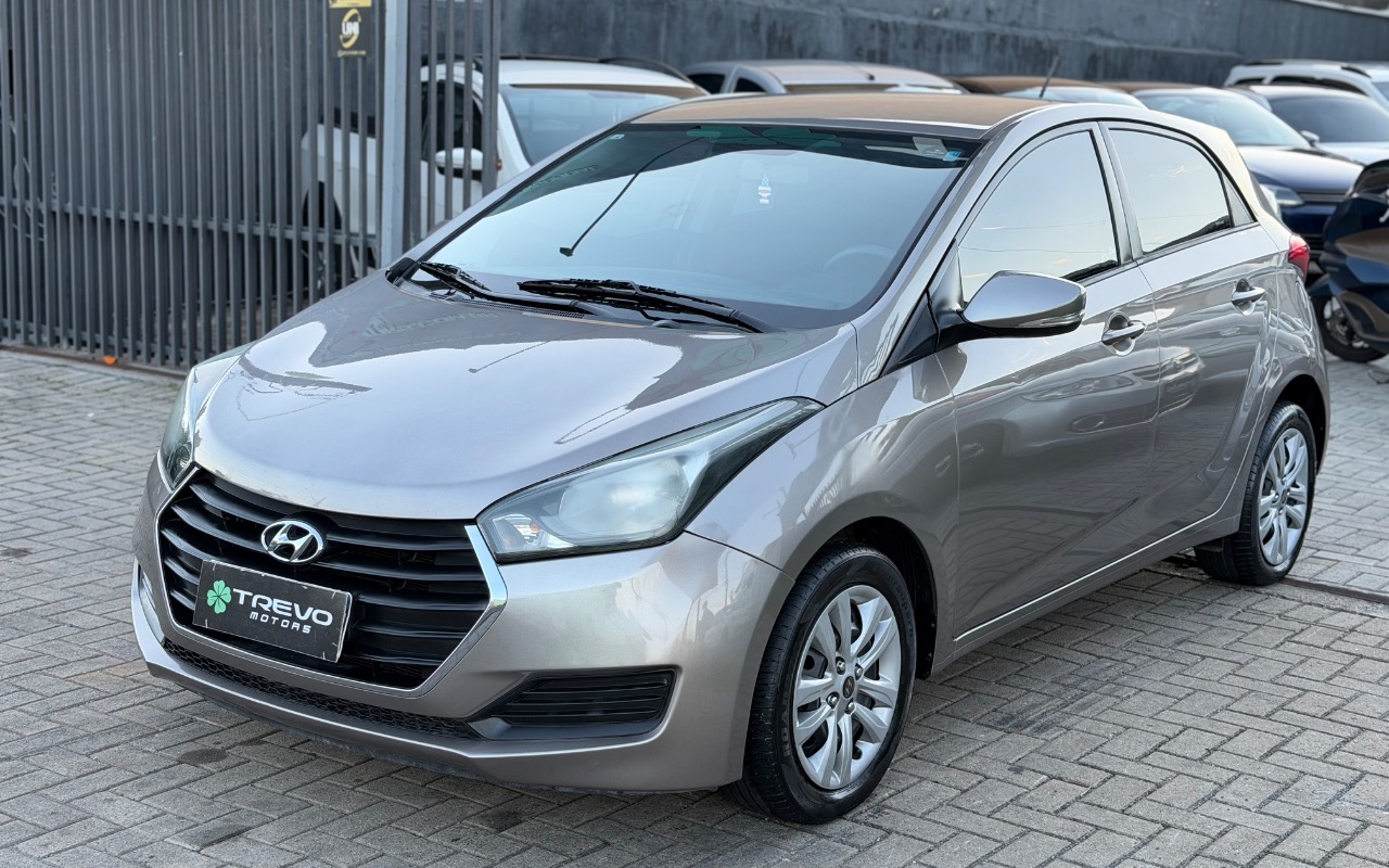 Hyundai HB20 C./C.Plus/C.Style 1.6 Flex 16V Mec. na cor Bege em Curitiba / PR - 1118846