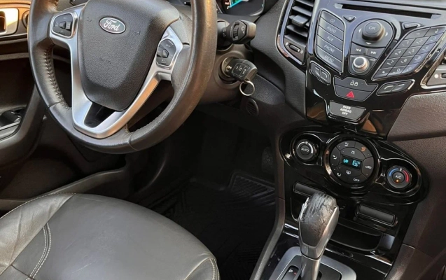 imagem-https://www.socarrao.com.br/sc-vehicle-images-prod/11245/1786043142726-800x600_52991726169009.webp