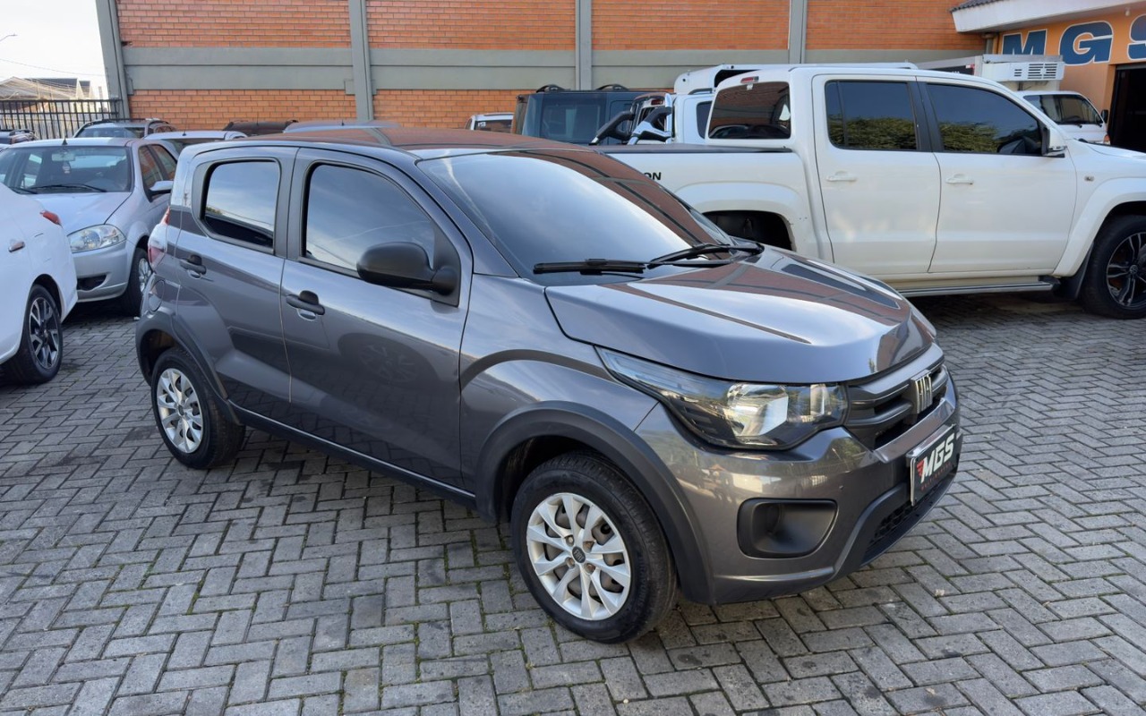 Fiat Mobi LIKE 1.0 Fire Flex 5p. na cor Cinza em Curitiba / PR - 1127043