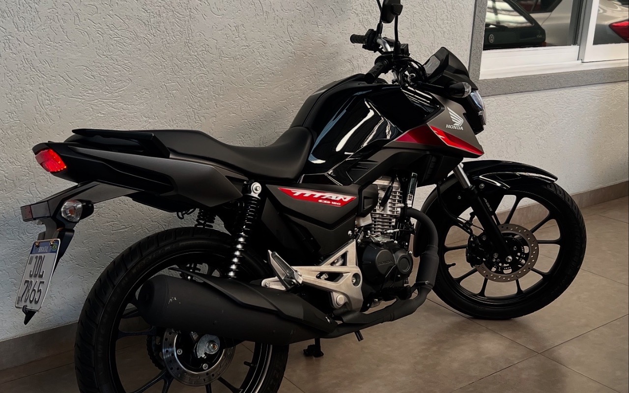 imagem-https://www.socarrao.com.br/sc-vehicle-images-prod/1127747/1778160032765-MDNBOURBMzMtODI3My00Q0YwLTk5N0EtMDg0RTgzNUY3M0ZGLmpwZWc.jpeg