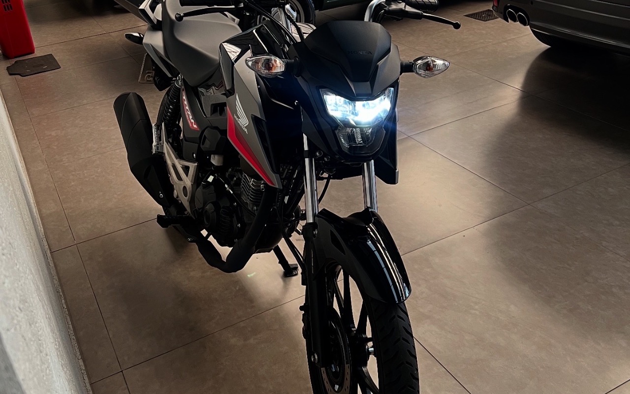 imagem-https://www.socarrao.com.br/sc-vehicle-images-prod/1127747/1778160032869-RTk2OUI2MUYtQ0EwQy00QTYxLTlBMTgtMjNBNzVBNTlDN0ZFLmpwZWc.jpeg