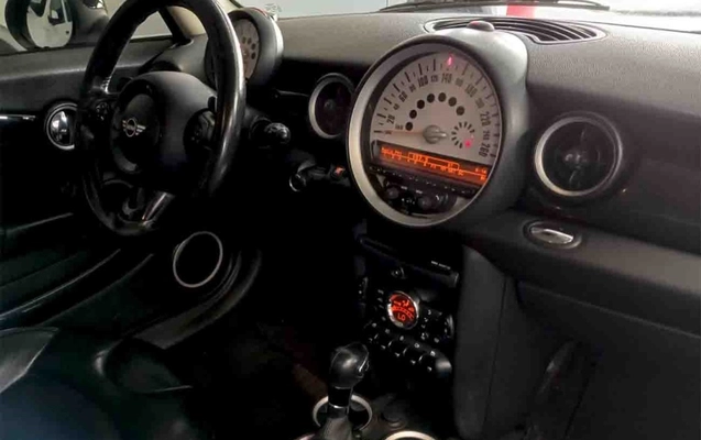 imagem-https://www.socarrao.com.br/sc-vehicle-images-prod/1127789/1777901858225-14_030916.jpg