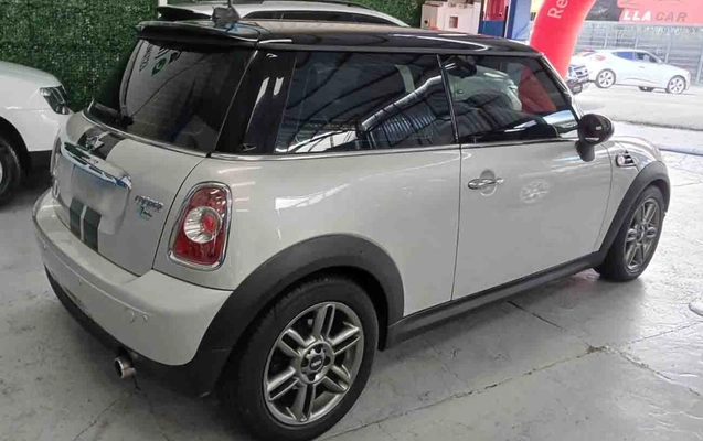 imagem-https://www.socarrao.com.br/sc-vehicle-images-prod/1127789/1777901858228-16_030916.jpg
