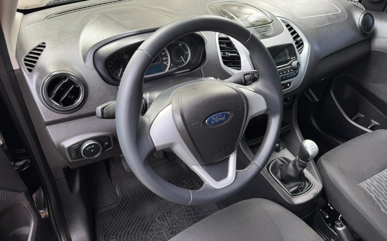 imagem-https://www.socarrao.com.br/sc-vehicle-images-prod/1128166/1777902967819-V2hhdHNBcHAgSW1hZ2UgMjAyNi0wNS0wMSBhdCAxMi4xNy41MiAoMSkuanBlZw.jpeg