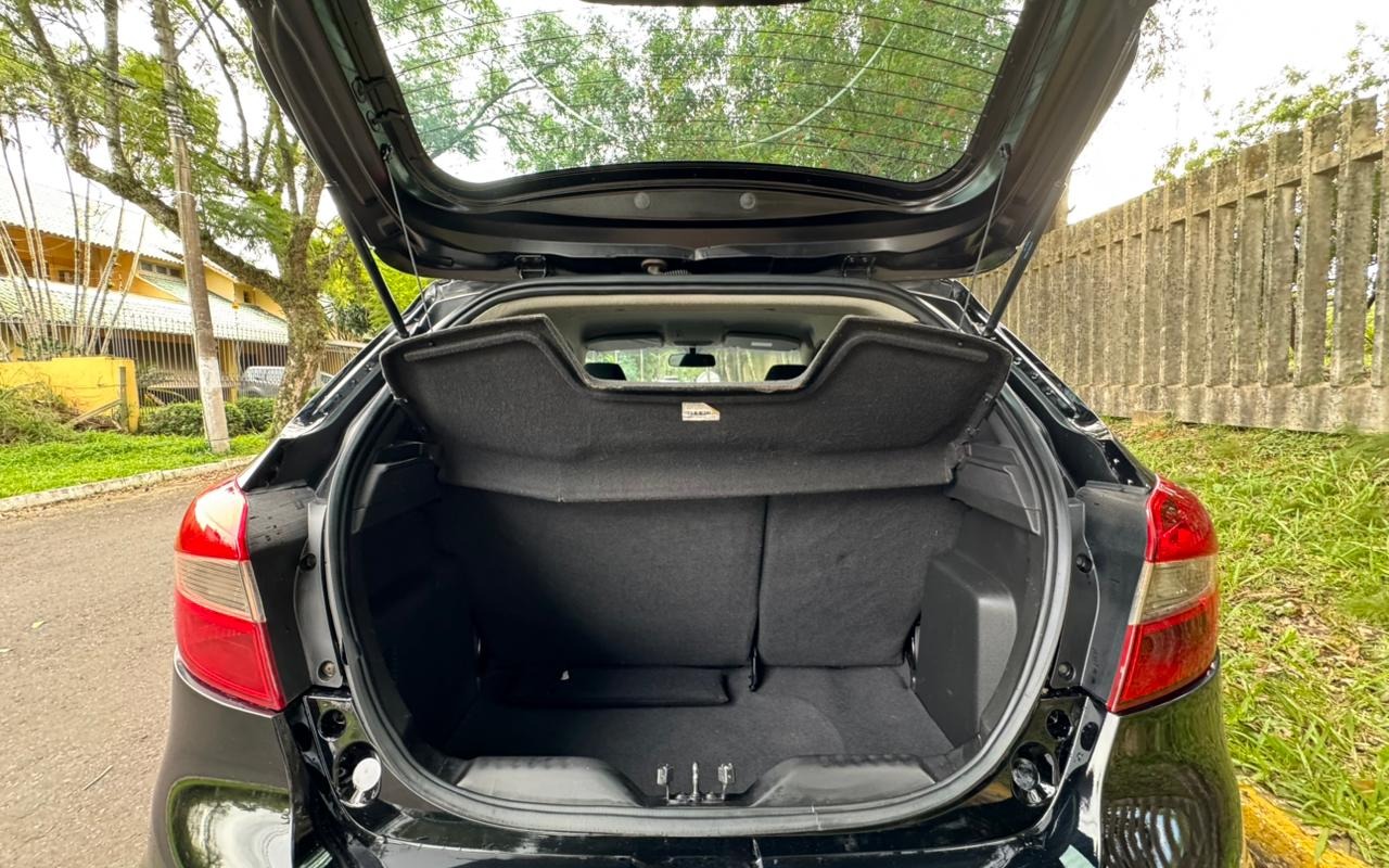 imagem-https://www.socarrao.com.br/sc-vehicle-images-prod/1128166/1777902968205-V2hhdHNBcHAgSW1hZ2UgMjAyNi0wNS0wMSBhdCAxMi4xNy41MSAoMSkuanBlZw.jpeg