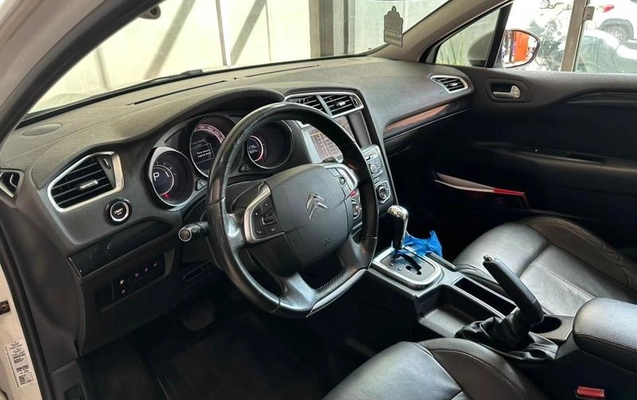 imagem-https://www.socarrao.com.br/sc-vehicle-images-prod/1128188/1777903033605-8051255_9_B_f1f07f975c.jpeg