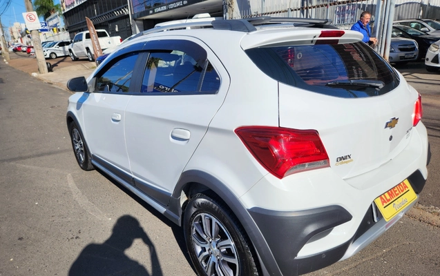 imagem-https://www.socarrao.com.br/sc-vehicle-images-prod/1128474/1778334167170-MjAyNjA1MDlfMTAwNDQyLmpwZw.jpg