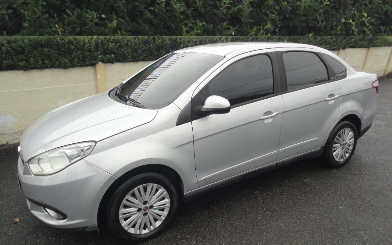 Fiat Grand Siena ATTRAC. 1.4 EVO F.Flex 8V na cor Prata em Curitiba / PR - 1128992