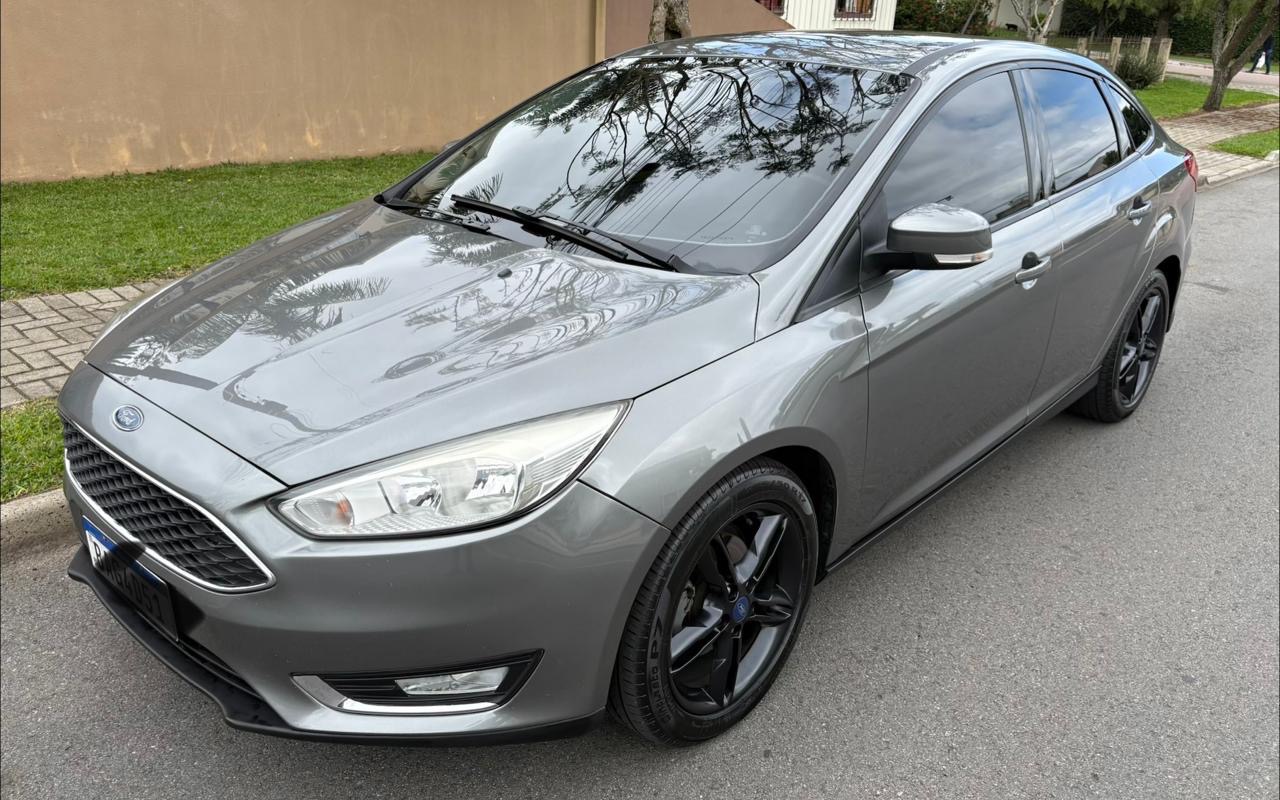 Ford Focus 2016 Cinza — foto 1 de 3