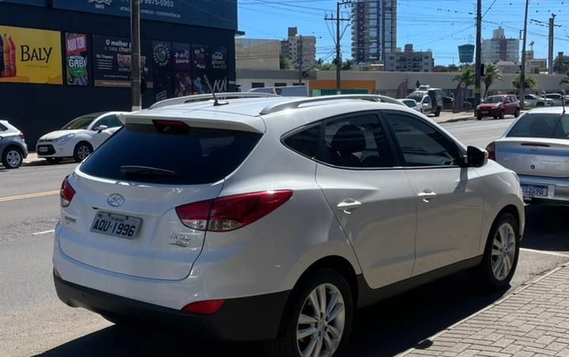 imagem-https://www.socarrao.com.br/sc-vehicle-images-prod/1132990/1779818957912-gb-2e6c25a.jpeg
