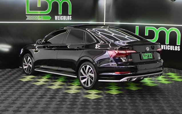 imagem-https://www.socarrao.com.br/sc-vehicle-images-prod/1133657/1789419351540-7817772_0_B_9d27d08db0.jpeg