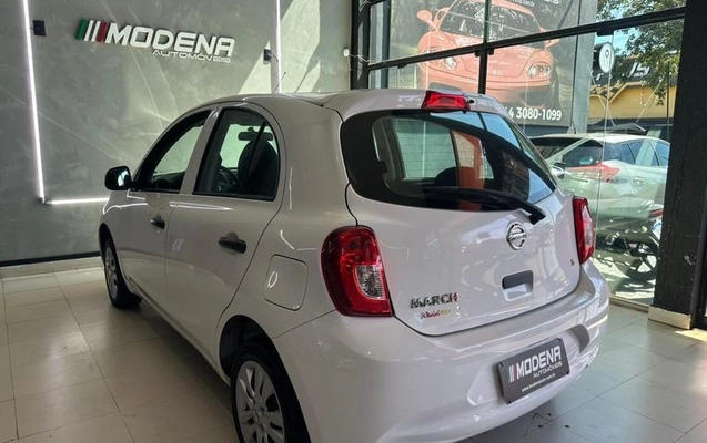 imagem-https://www.socarrao.com.br/sc-vehicle-images-prod/1133968/1779383995912-8052579_4_B_755e639e92.jpeg