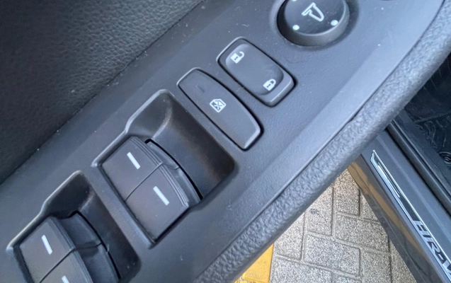imagem-https://www.socarrao.com.br/sc-vehicle-images-prod/1134370/1777916405285-SU1HLTIwMjYwMzA1LVdBMDA3OS5qcGc.jpg